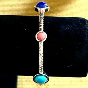 🌟 SALE $20 🌟 R.J. Graziano Round Blue Coral Glass Cobochons Gold Plate Bangle